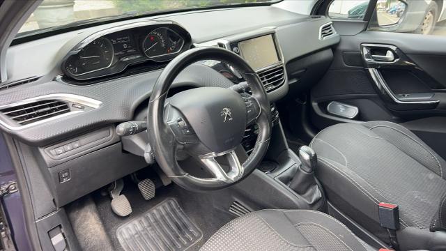 Peugeot 208 image 5