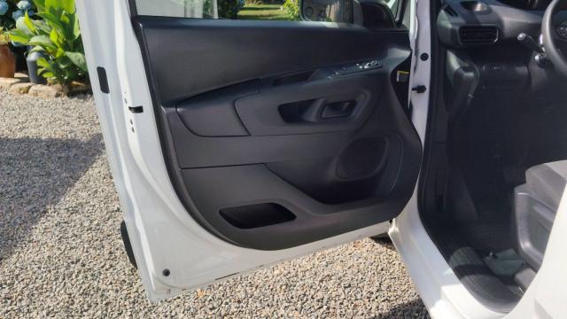 Peugeot Partner image 1