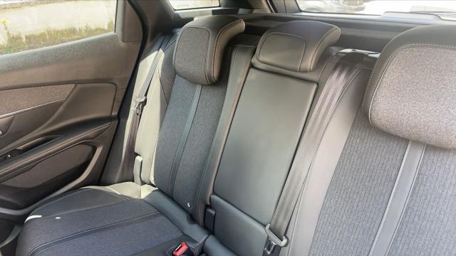 Peugeot 3008 image 3