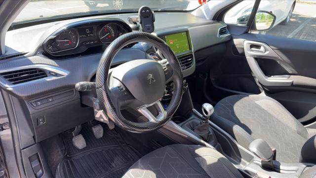 Peugeot 2008 image 1