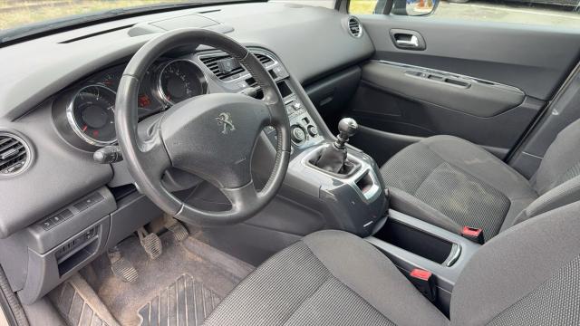 Peugeot 5008 image 6