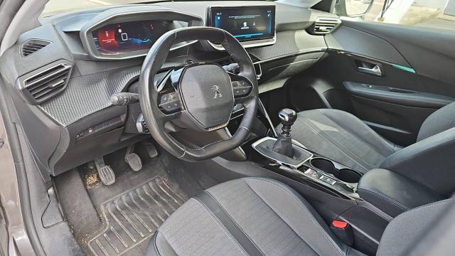 Peugeot 208 image 9