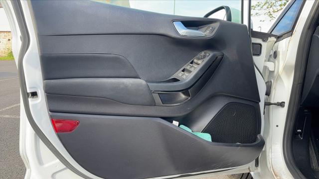 Ford Fiesta image 7