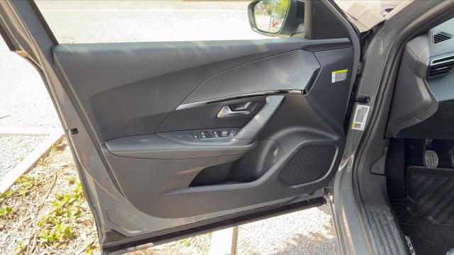 Peugeot 2008 image 3