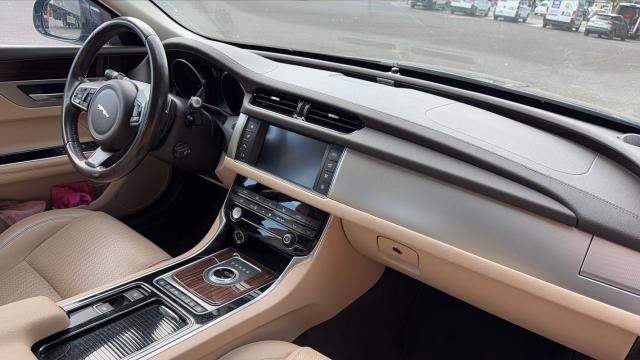 Jaguar Xf image 4