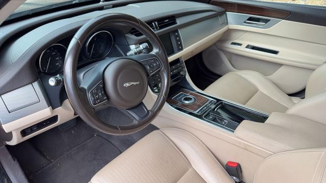 Jaguar Xf image 8