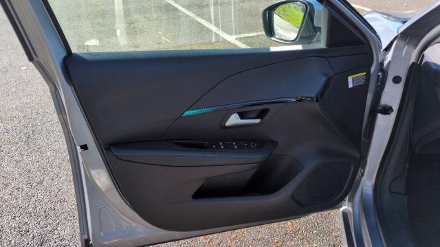 Peugeot 208 image 5
