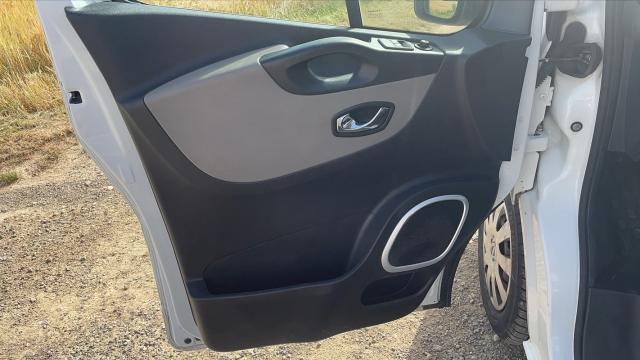 Renault Trafic image 9
