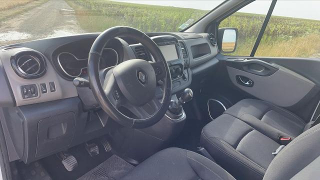 Renault Trafic image 1