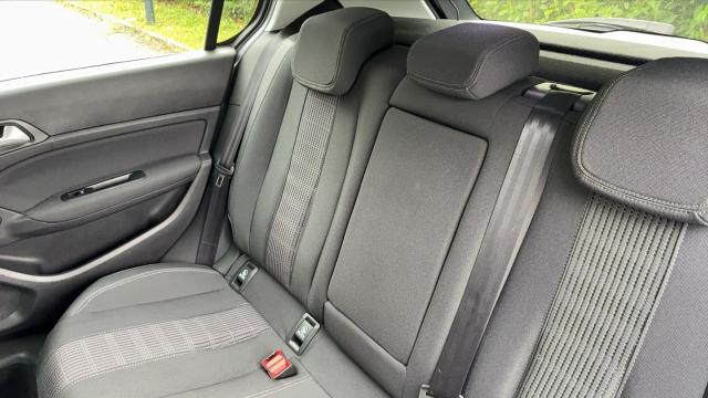 Peugeot 308 image 9