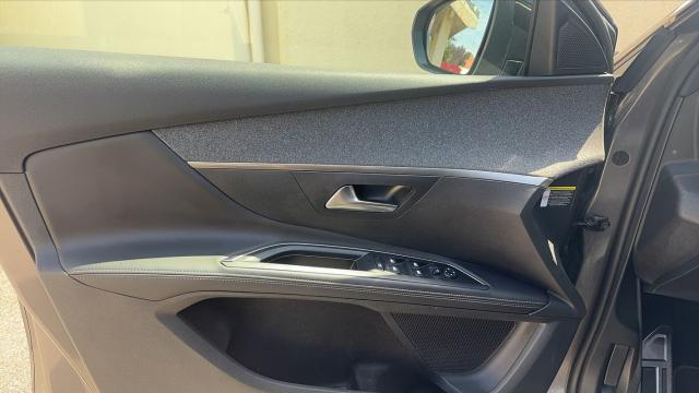 Peugeot 5008 image 8