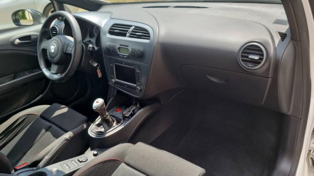 Seat Leon image 6