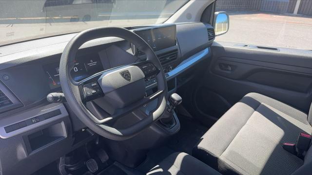 Peugeot Expert image 2