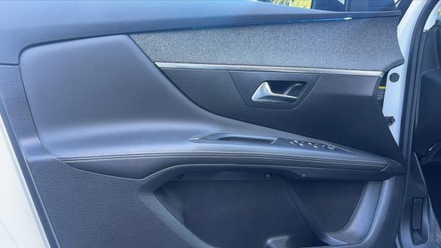 Peugeot 3008 image 3