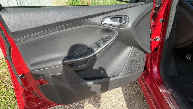 Ford Focus image 6