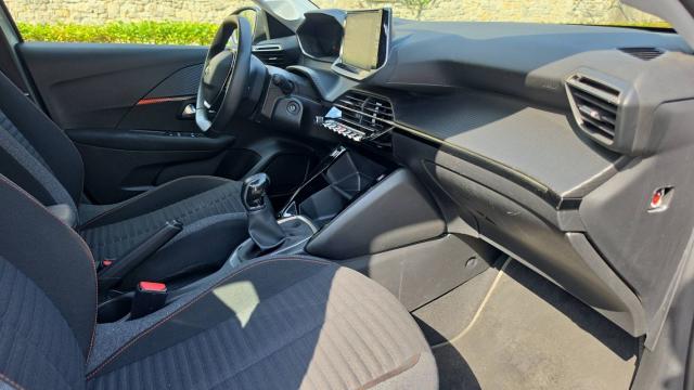 Peugeot 208 image 9