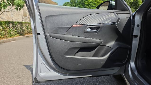 Peugeot 208 image 2