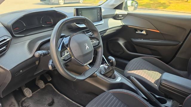 Peugeot 208 image 5