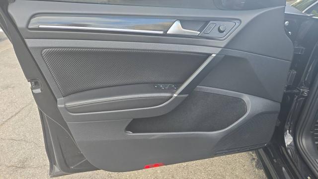 Volkswagen Golf image 5