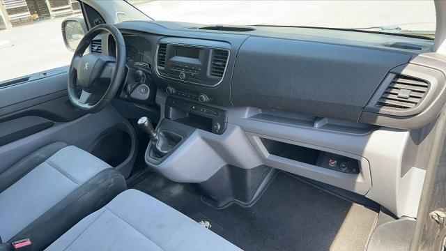 Peugeot Traveller image 3