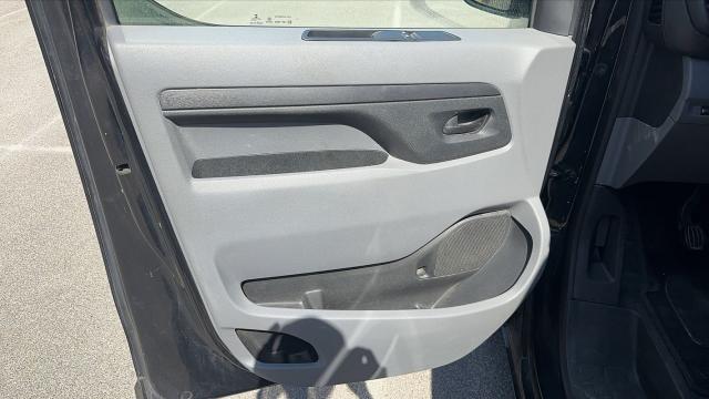 Peugeot Traveller image 5