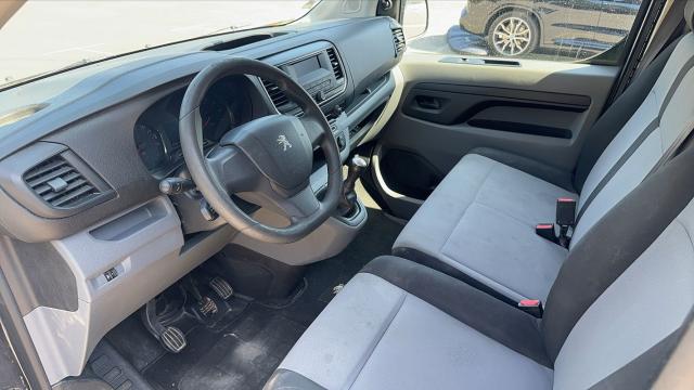 Peugeot Traveller image 6