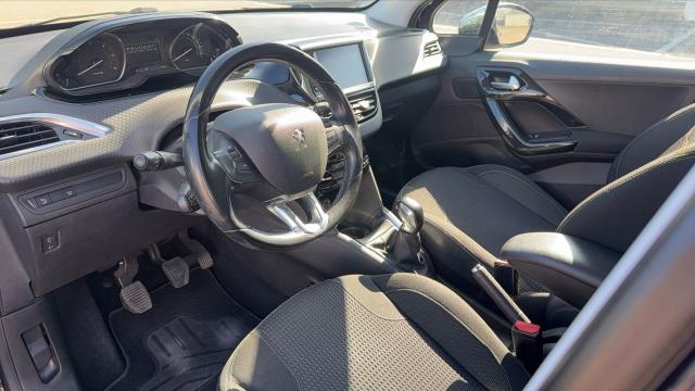Peugeot 208 image 5