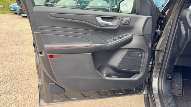 Ford Kuga image 7