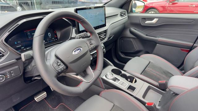 Ford Kuga image 8