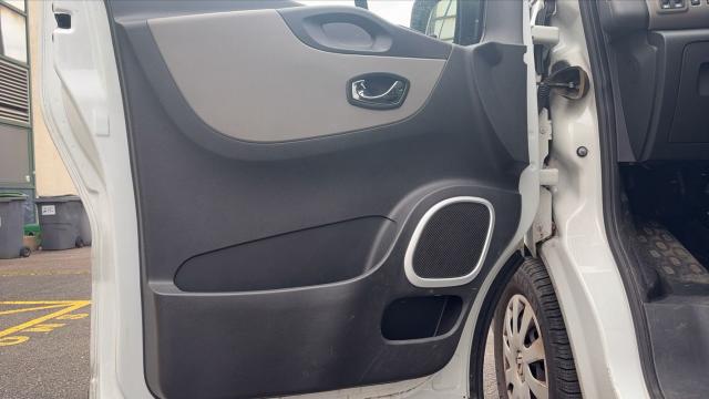 Renault Trafic image 2
