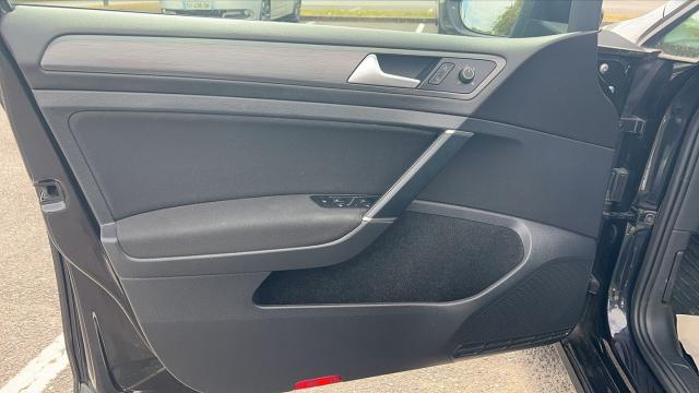 Volkswagen Golf image 3