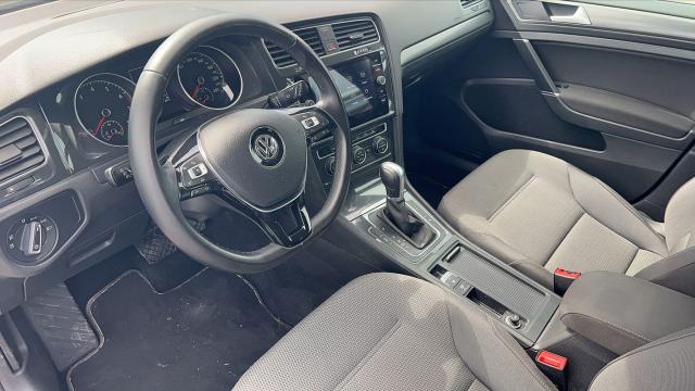 Volkswagen Golf image 8
