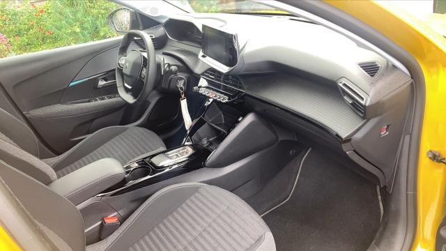 Peugeot 208 image 7