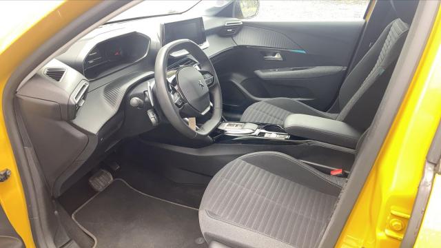 Peugeot 208 image 8