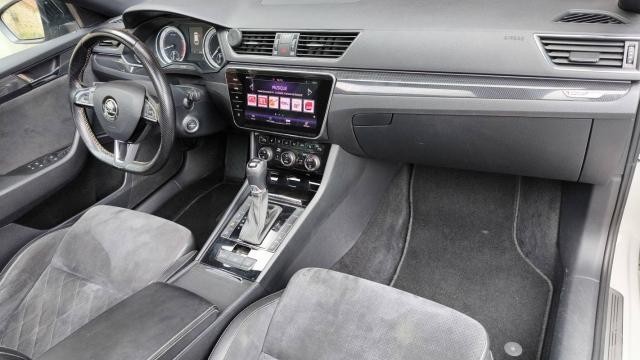 Skoda Superb Combi image 1