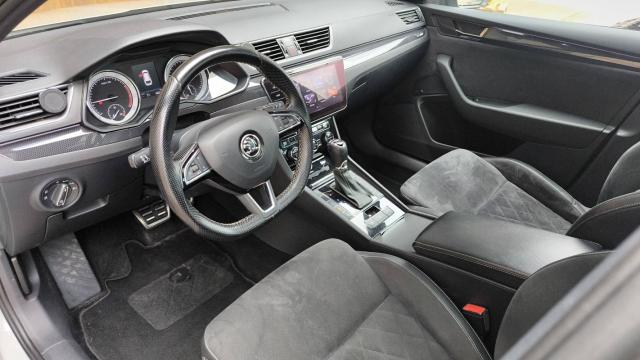 Skoda Superb Combi image 3
