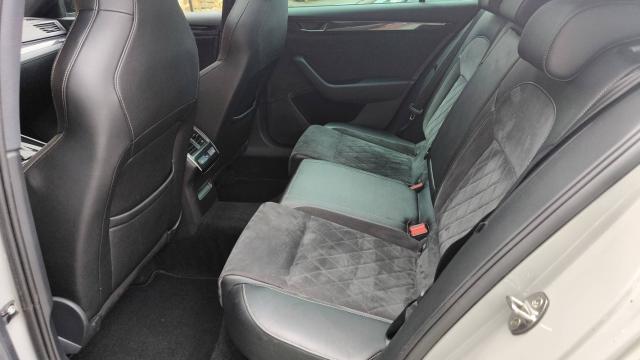 Skoda Superb Combi image 5