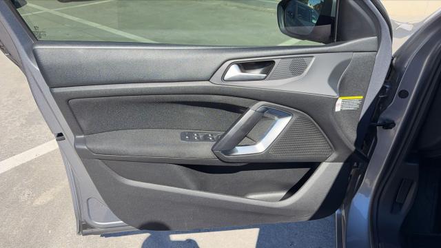 Peugeot 308 image 8