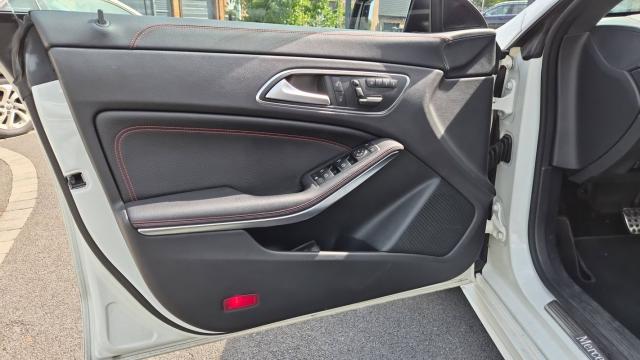 Mercedes Benz Cla Shooting Brake image 8
