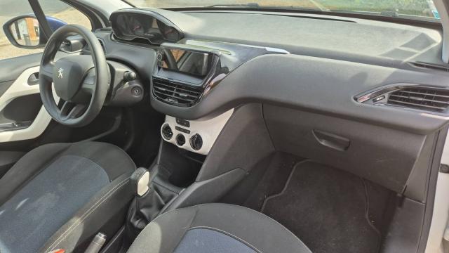 Peugeot 208 image 9