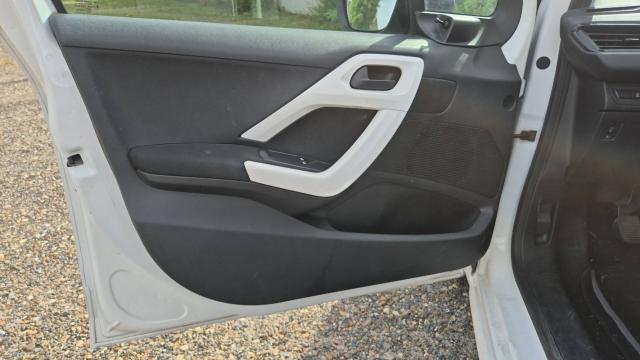 Peugeot 208 image 2
