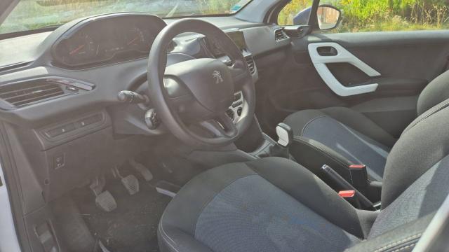 Peugeot 208 image 6