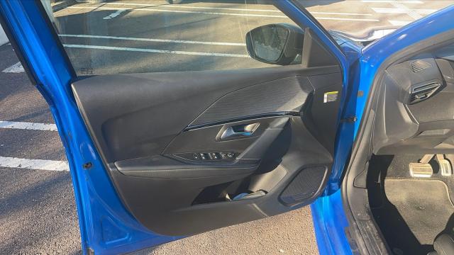 Peugeot E-208 image 3
