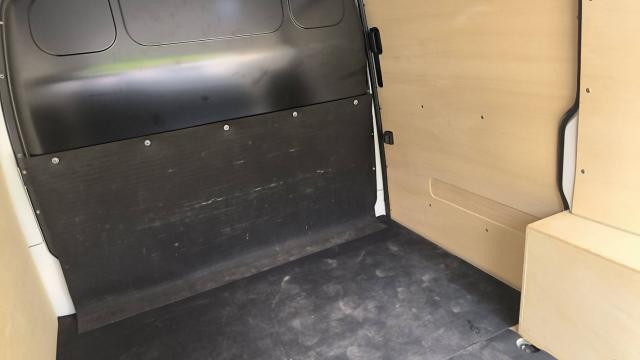 Volkswagen Transporter image 6