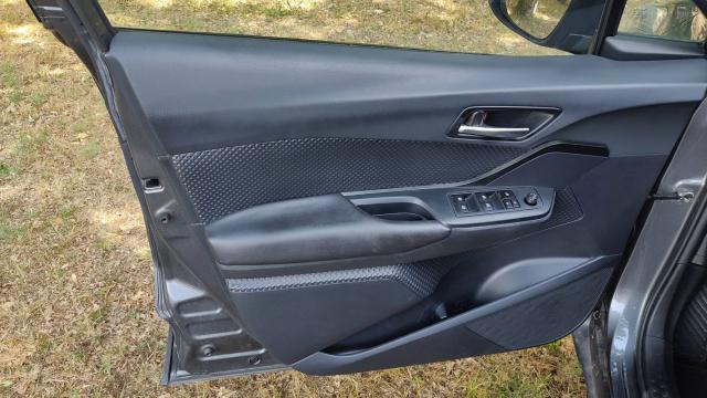 Toyota C-Hr image 5