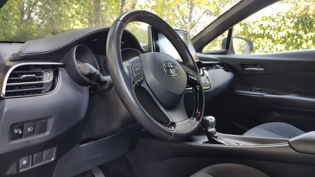 Toyota C-Hr image 8