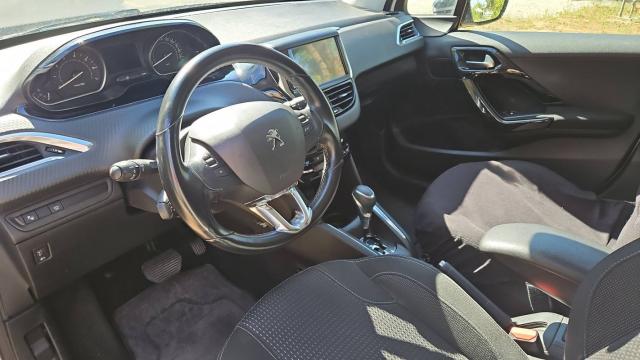 Peugeot 208 image 1