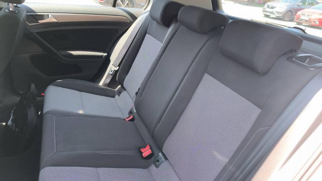 Volkswagen Golf image 3