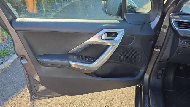Peugeot 2008 image 1