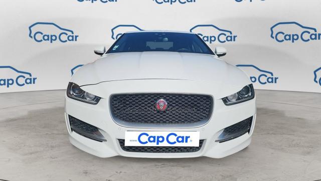 Jaguar Xe image 8